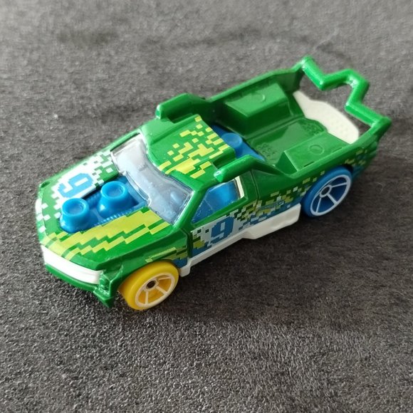 2012 Hot Wheels Green Fig Rig Mattel - Picture 2 of 8